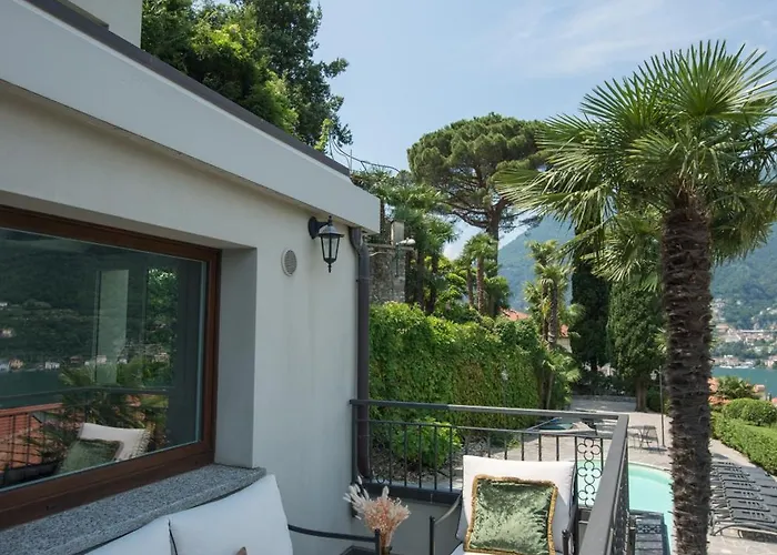 La Regia Guest house 4*