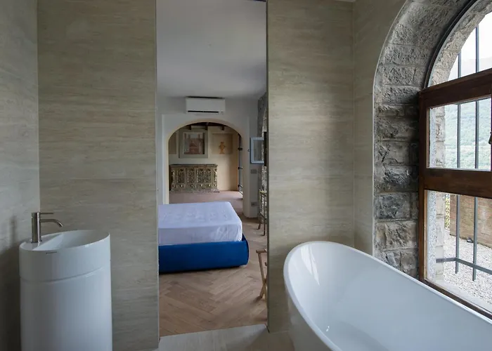 La Regia Guest house 4*